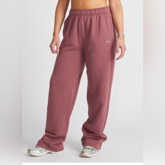 ALO Yoga Dusty Rose Accolade Sweatpants - Picture 1 of 7
